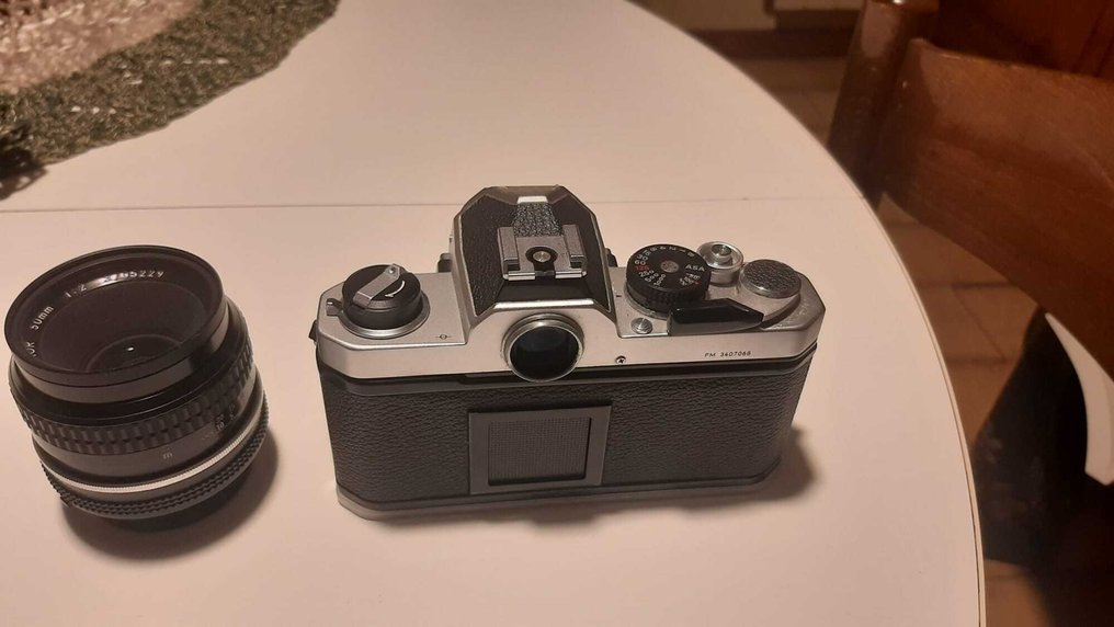 Nikon FM + NIKKOR 50mm 1:2 单镜头反光相机 (SLR) #3.2