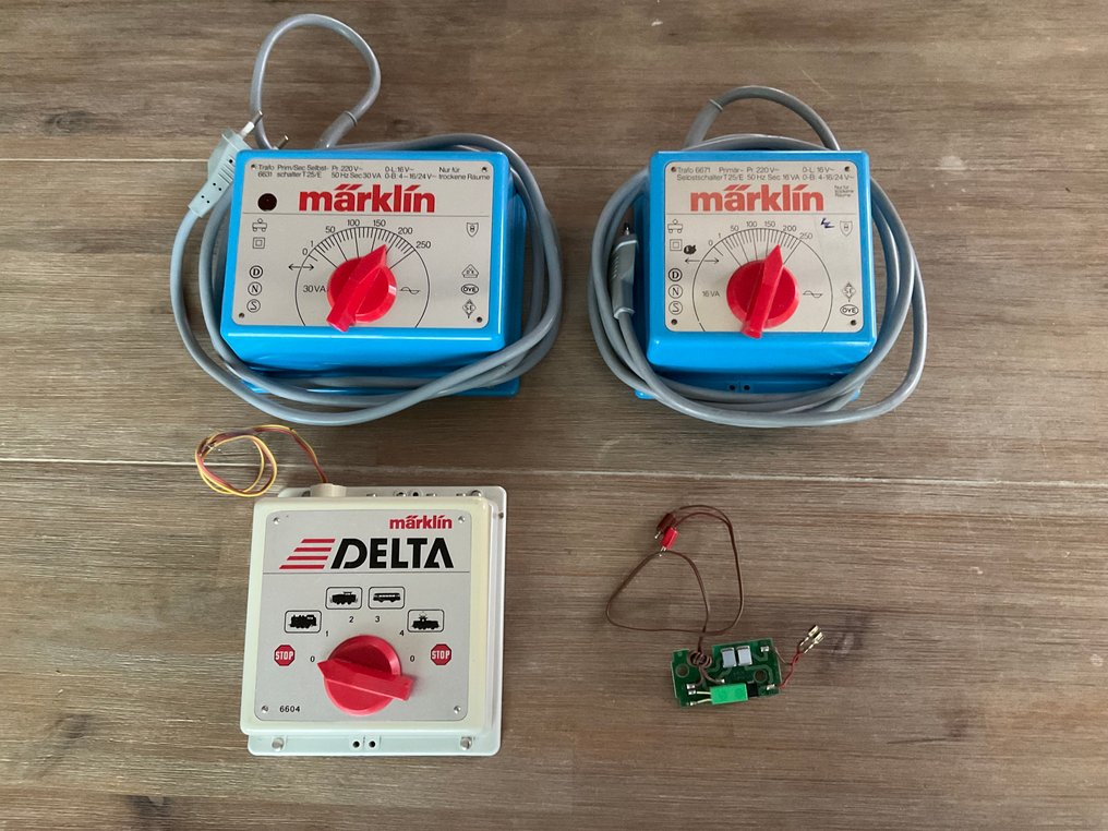 Märklin H0 - 6631, 6671, 6604, 604017 - Styreenhed til modeleltog (4) - Transformator 16 en 30VA, Delta-control en Ontstoorprint. #1.0