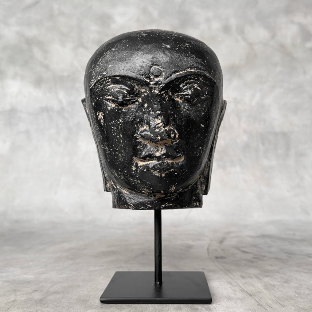 Beeld, NO RESERVE PRICE - Javanese Budha Head on a custom stand - 24 cm - Lava Stone - 2025 #4.3