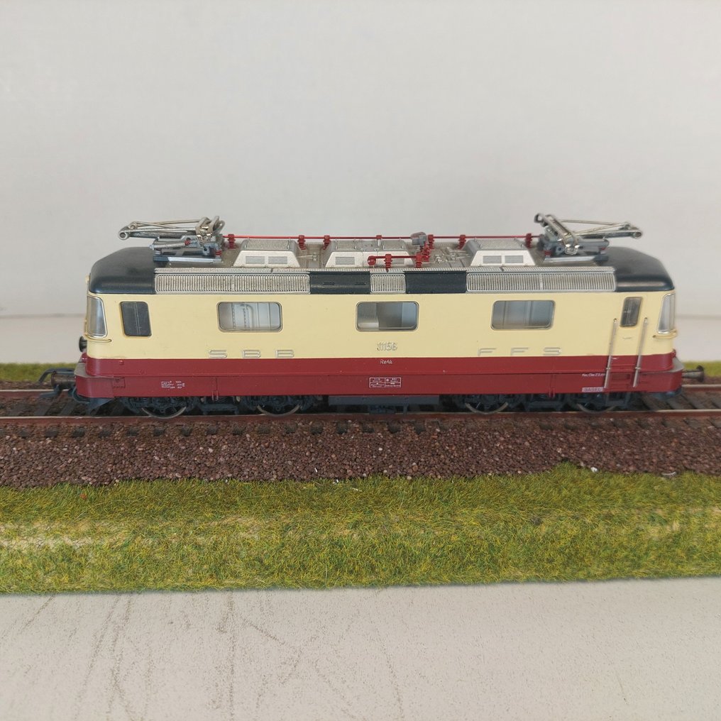 Fleischmann H0 - 4341 - 電氣火車 (1) - 关于4/4 SBB #11156 TEE涂装 - SBB #2.1