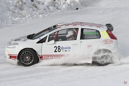 Clock - Casio G-Shock White Dial Car GA2210 - Cronografo - 2025 #1.0