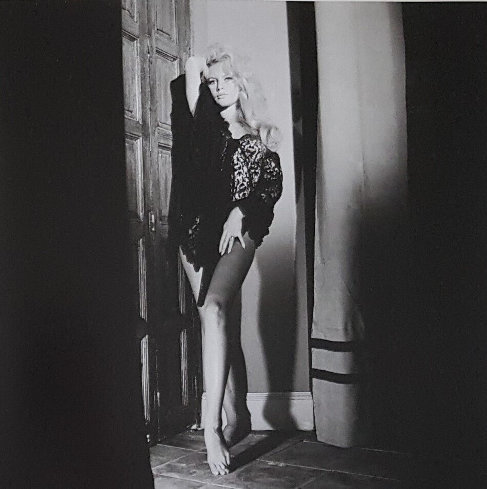 Signed; Brigitte Bardot - photocard (signed from Brigitte Bardot) & photobook "Verführung" - 2005 #1.0