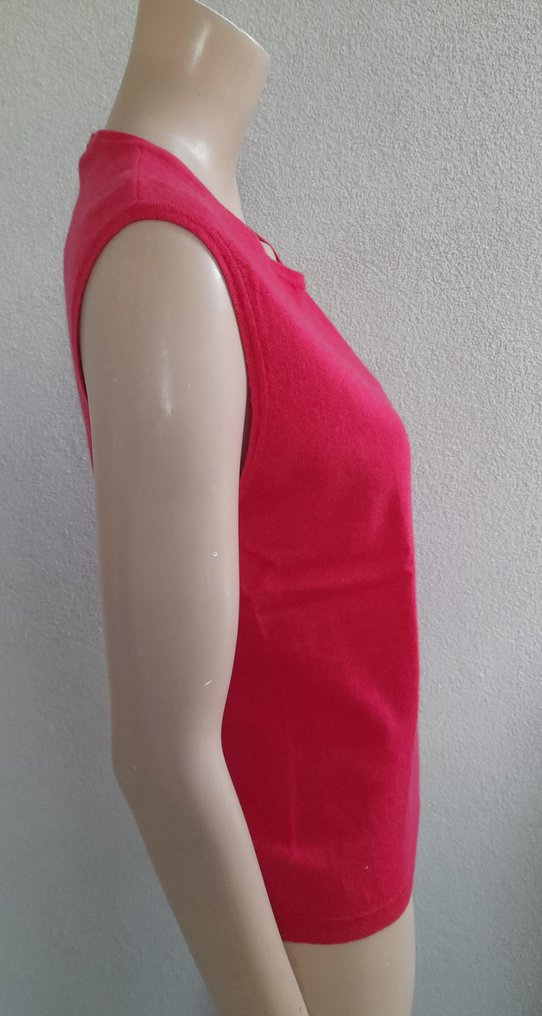 Iris von Arnim - Sleeveless jumper #2.1