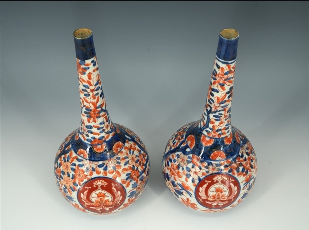 一对日本瓷器Imari钢花瓶，江户时期，18世纪 - 瓷器 - 日本 - 江戶時代（1600-1868） #1.0