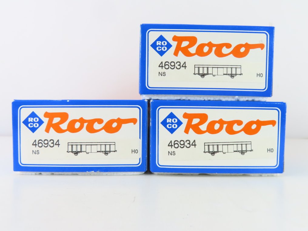 Roco H0 - 46934 - 模型貨運火車 (3) - 3个2槽滑动墙车，标有“Cargo Waggon” - NS #4.3