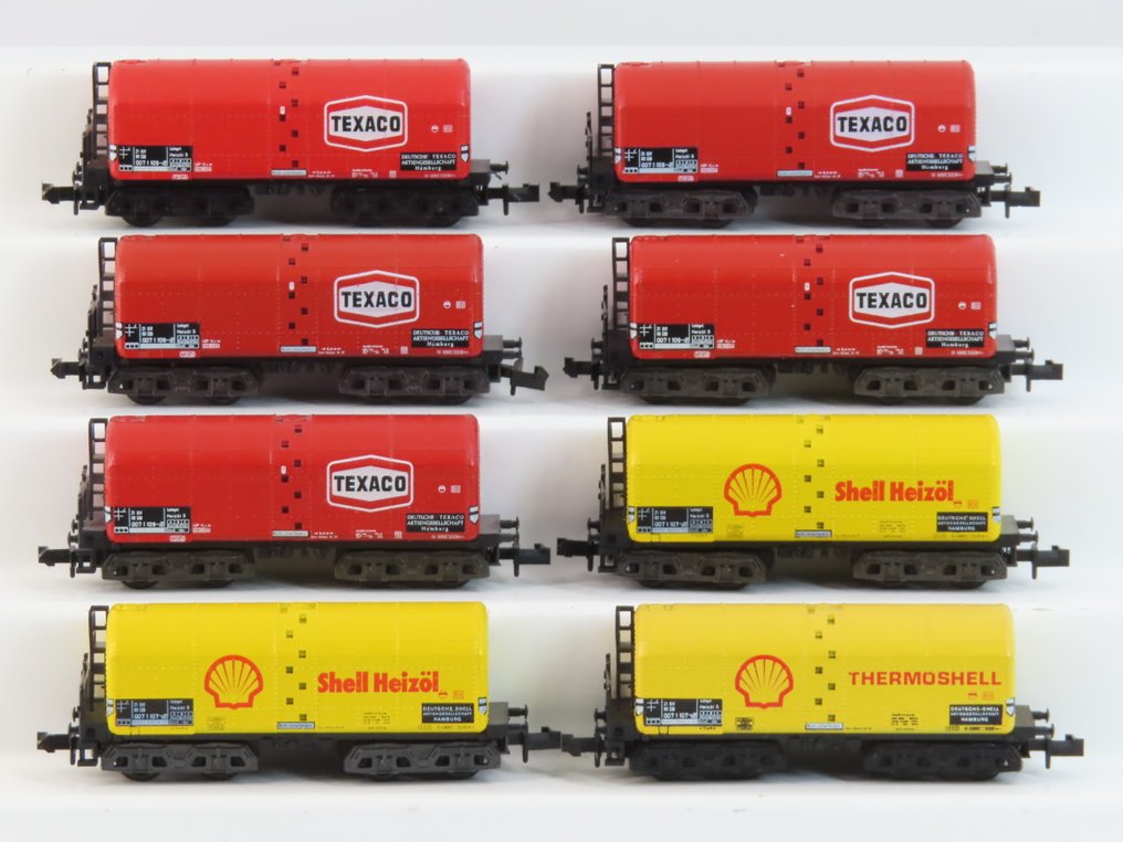 Minitrix N轨 - 13591/13592/51 3592 00 - 模型火车货运车厢 (8) - 8辆4轴重油罐车,品牌包括'Shell Heizöl'、'ThermoShell'和'Texaco'。 - DB #1.0
