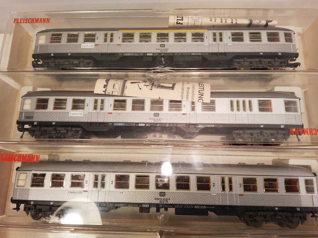 Fleischmann H0轨 - 火车组 (11) - 多件 Fleischmann H0 车厢和火车头收藏，原包装，品种多样 - DB #3.2