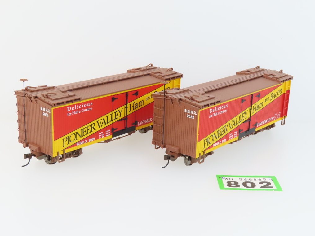 Spectrum 0n30 - o.a. 27403 - Τρένο μοντελισμού μεταφοράς εμπορευμάτων (2) - Δύο τετραξονικά "βαγόνια" με εκτύπωση "Pioneer Valley Ham & Bacon" - BBRX #2.1
