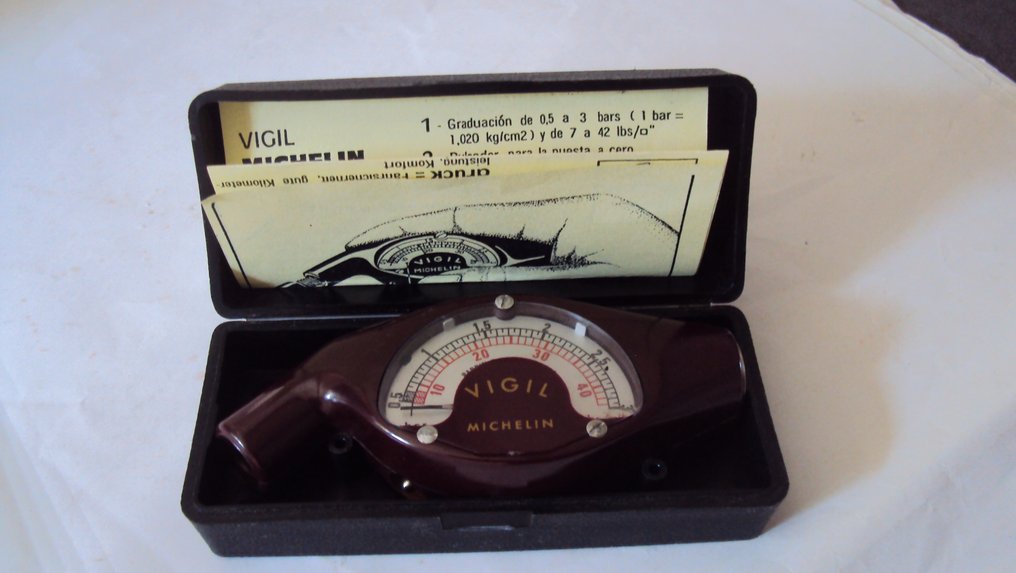 Régi Michelin nyomáspróbázó bakelitből. - Michelin - Testeur pression michelin - 1920 #1.0