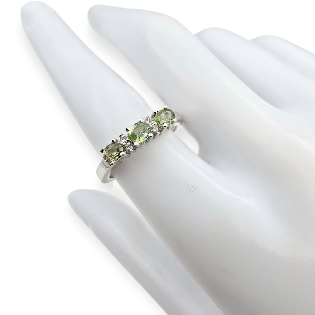 Ingen mindstepris - Harry Ivens - Ring Sølv - Grøn Safir (Certificeret) #2.1