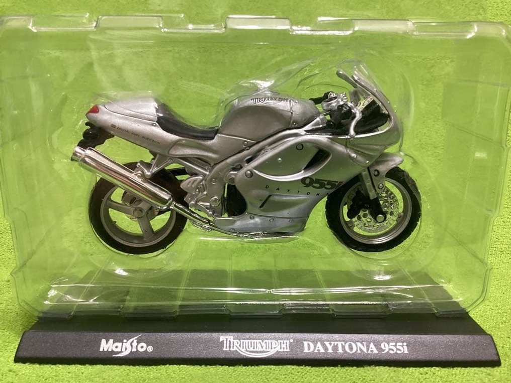 Maisto 1:18 - 模型摩托车 - Triumph Daytona 955i - 银色铸造超级摩托车模型 #1.0