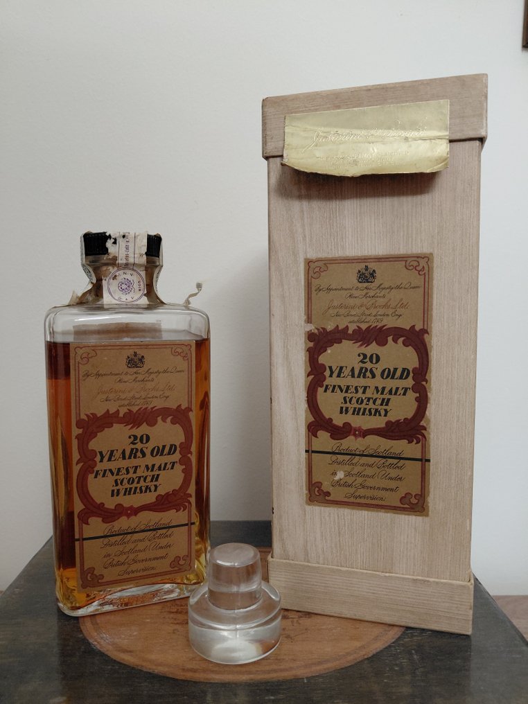 J&B 20 years old  - b. 1970s - 26 2/3 fl.oz. #1.0