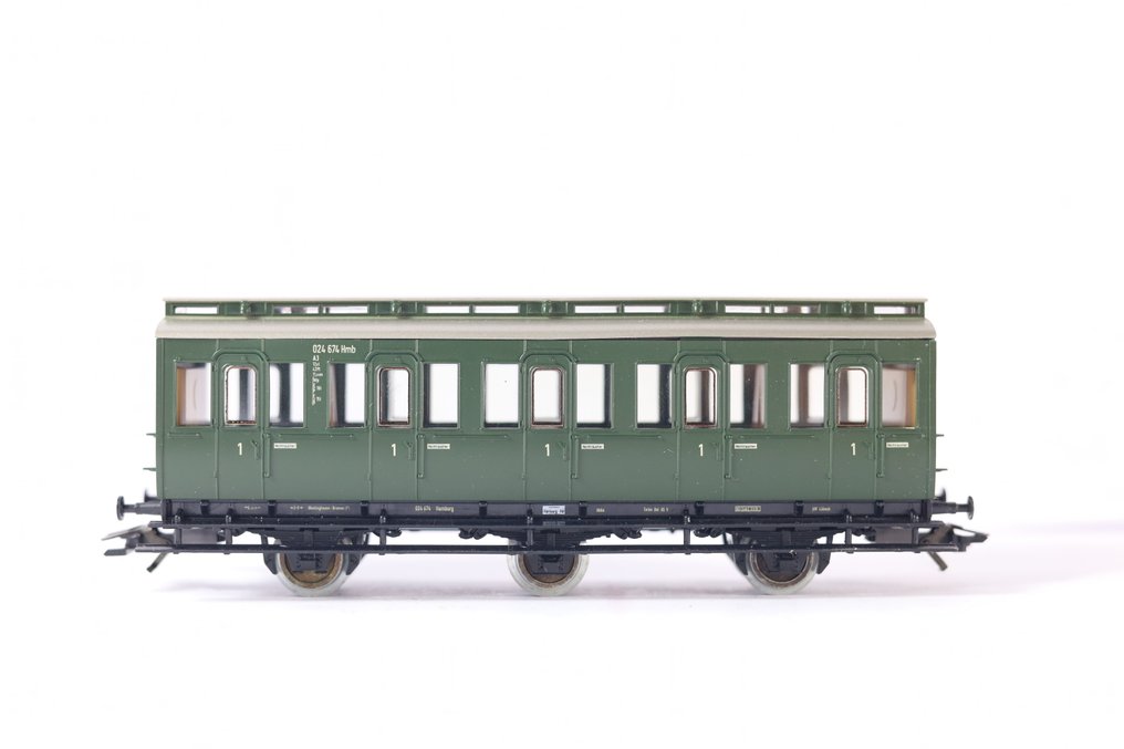 Märklin H0轨 - 4200/4201/4202/4203/4206 - 模型火车客运车厢 (5) - 五辆三轴车辆,一等/二等舱。 - DB #3.2