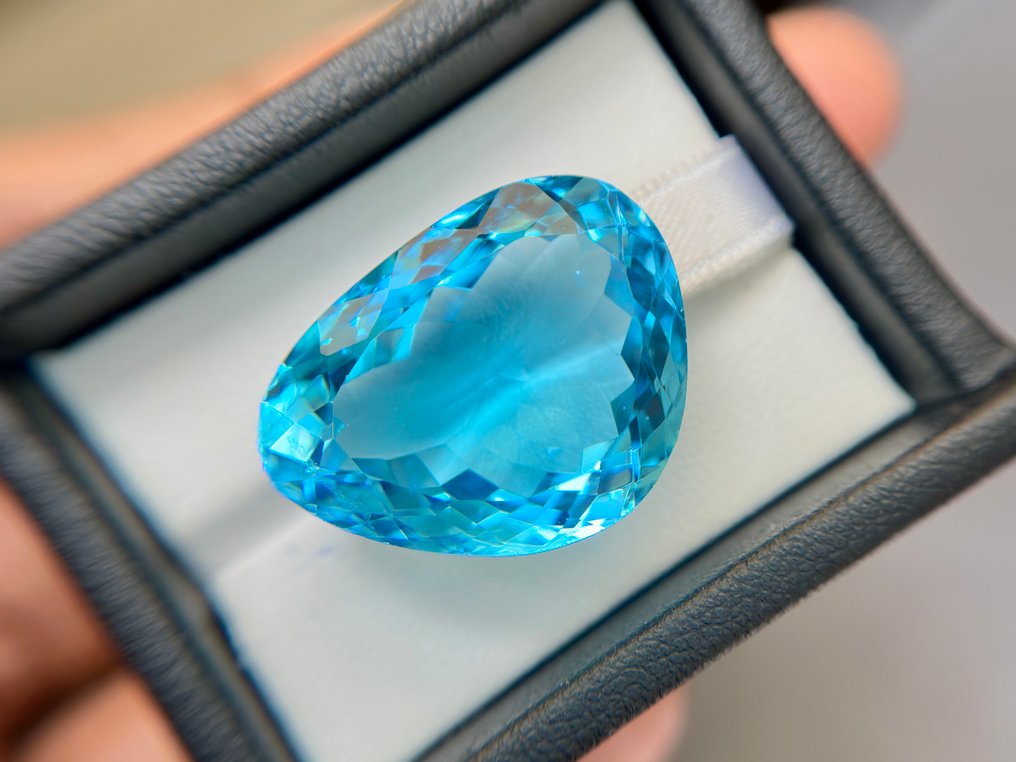 χωρίς τιμή ασφαλείας - 1 pcs  Μπλε Τοπάζιο  - 52.50 ct - Διεθνής Ένωση Έγχρωμων Πολύτιμων Λίθων (ICA GemLab) - Εντυπωσιακό μοναδικό κιτρίνη. #1.0