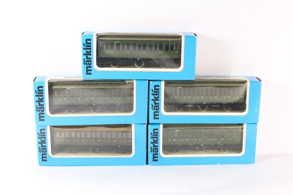 Märklin H0轨 - 4200/4201/4202/4203/4206 - 模型火车客运车厢 (5) - 五辆三轴车辆,一等/二等舱。 - DB #2.1