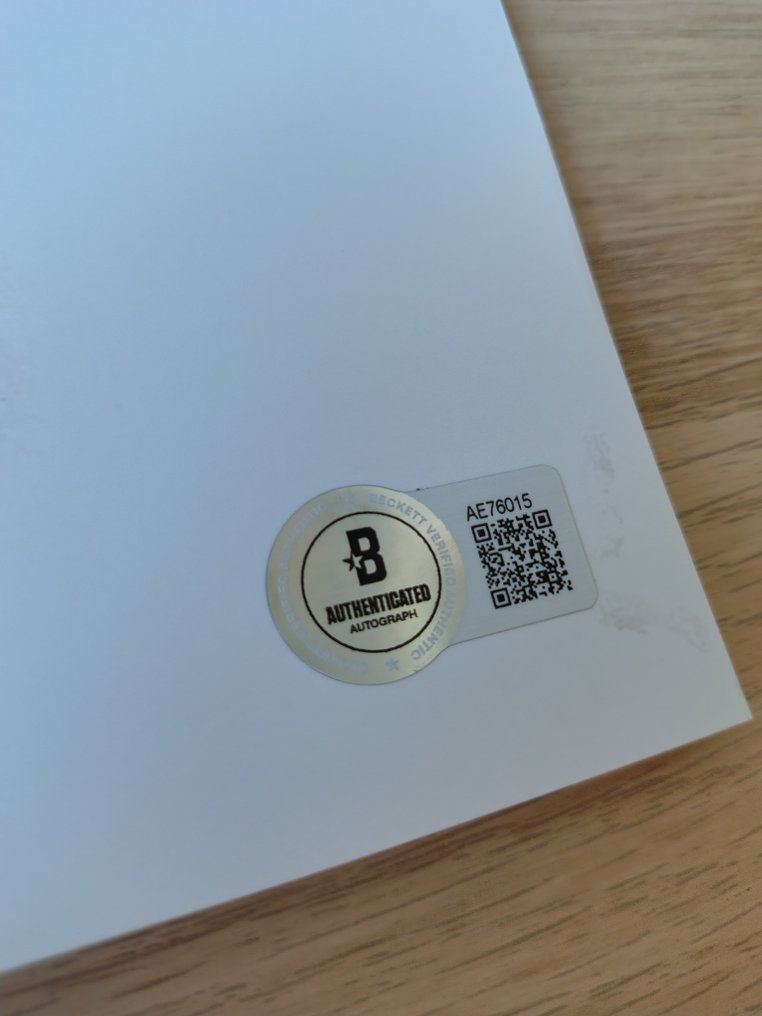 Hollywood Legend - Nancy Kovack - Autograph, Photo with Beckett COA #3.2