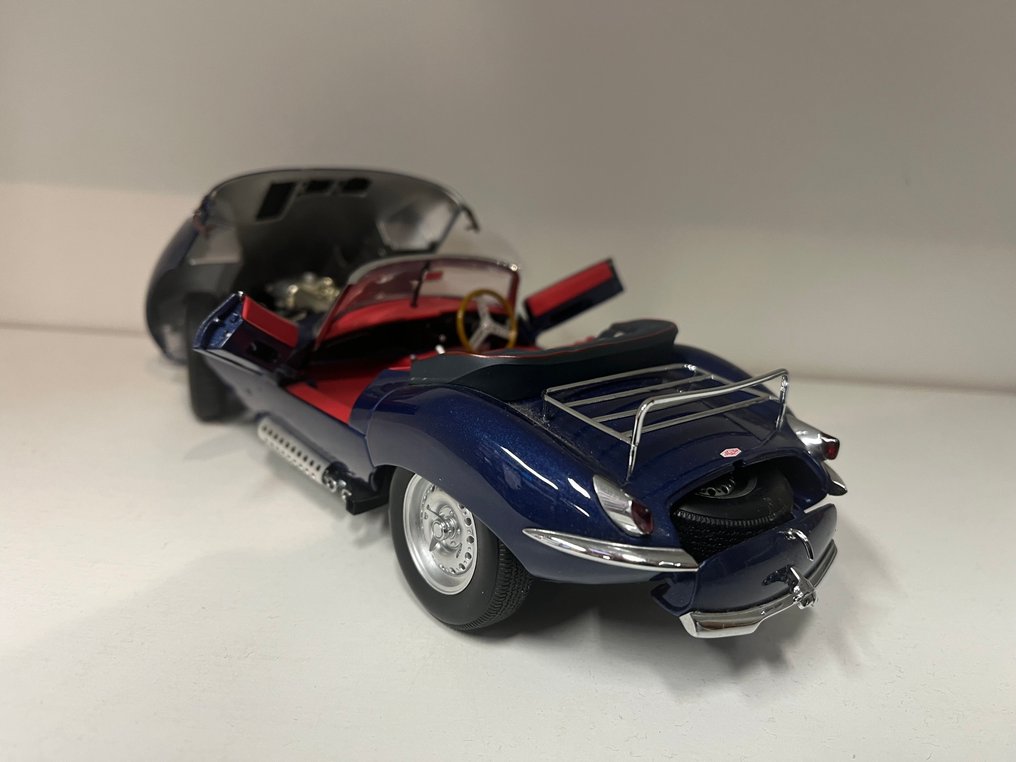 Autoart 1:18 - Machetă mașină - Jaguar E-typ #3.2