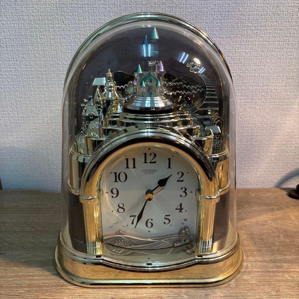 Ρολόι τραπεζιού / Ρολόι θόλου - Citizen (by Rhythm Clock Co., Japan) - Vintage Φινίρισμα σε απόχρωση πλαστικού και μετάλλου με ακρυλικό θόλο. - 1990-2000 - Ρολόι Φανταστικού Κάστρου #1.0
