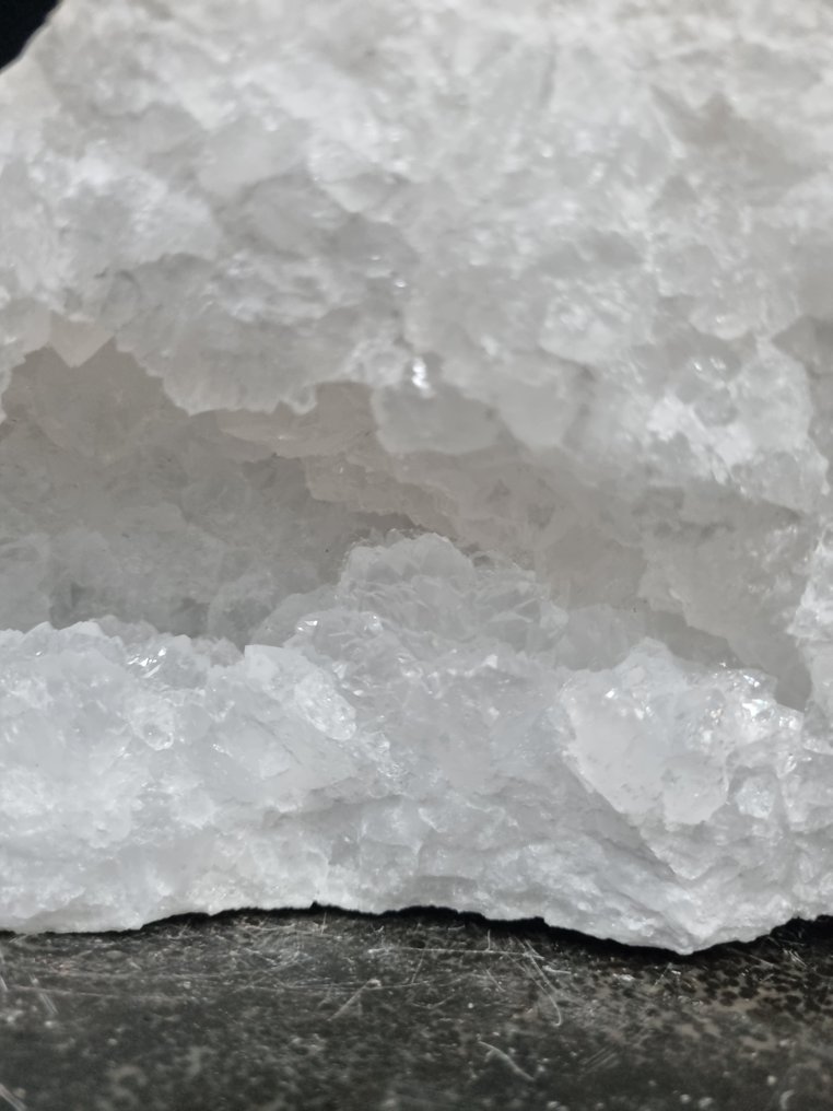 Kvarts HQ Grote bergkristal Geode - Höjd: 195 mm - Bredd: 110 mm- 2270 g #2.1