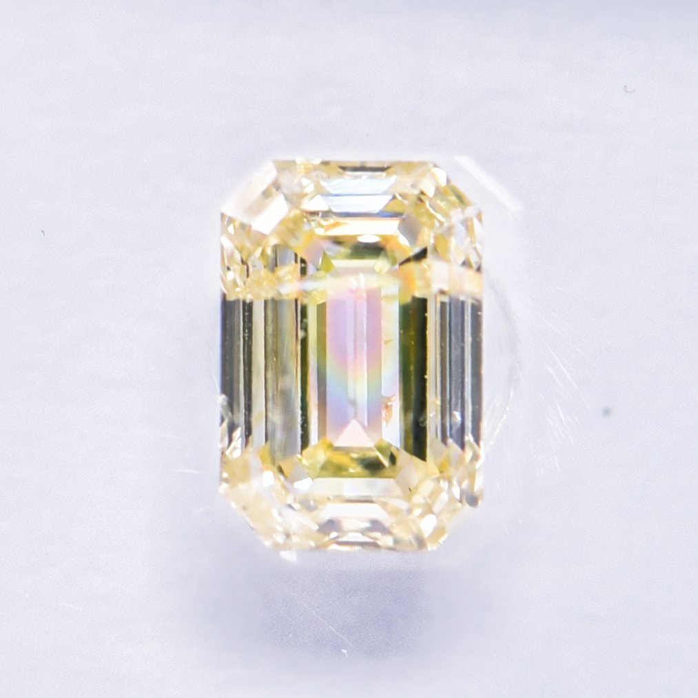 没有保留价 - 1 pcs 钻石  (天然色彩的)  - 0.56 ct - 祖母绿 - Fancy 黄色 - I1 内含一级 - 国际宝石研究院（IGI） - VG #1.0