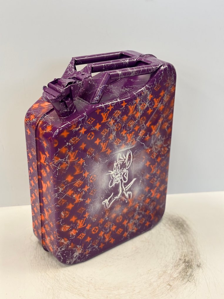 Rob VanMore - Oil Crisis Mice at Louis Vuitton - 47cm #3.2