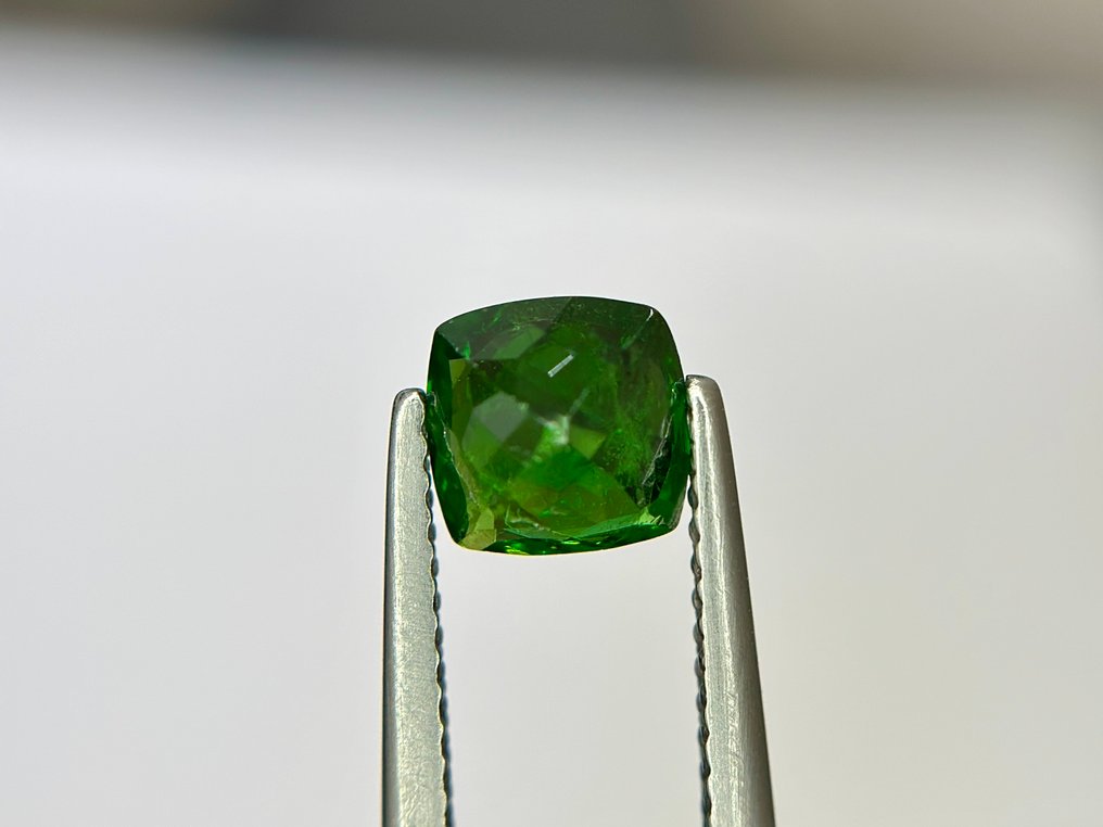 没有保留价 - 1 pcs 绿色 沙弗莱石 - 1.34 ct - 国际有色宝石协会(ICA GemLab) - 令人惊叹的闪耀绿色 #4.3
