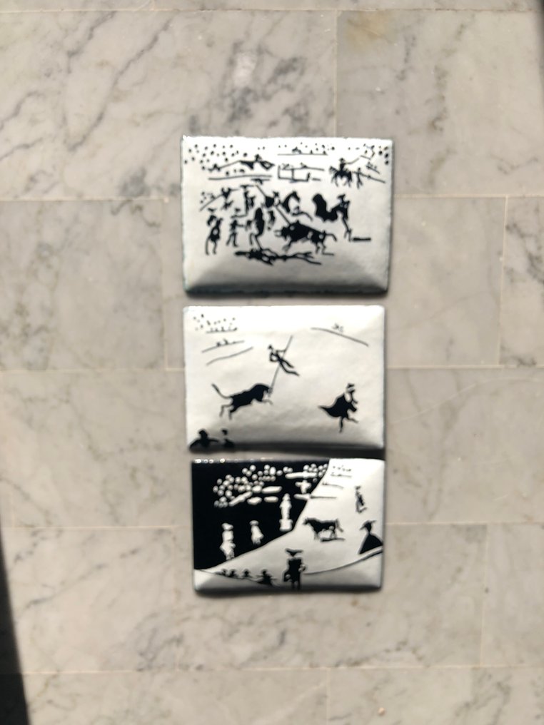 斗牛 - 匾 (3) - 铜, 搪瓷 #1.0