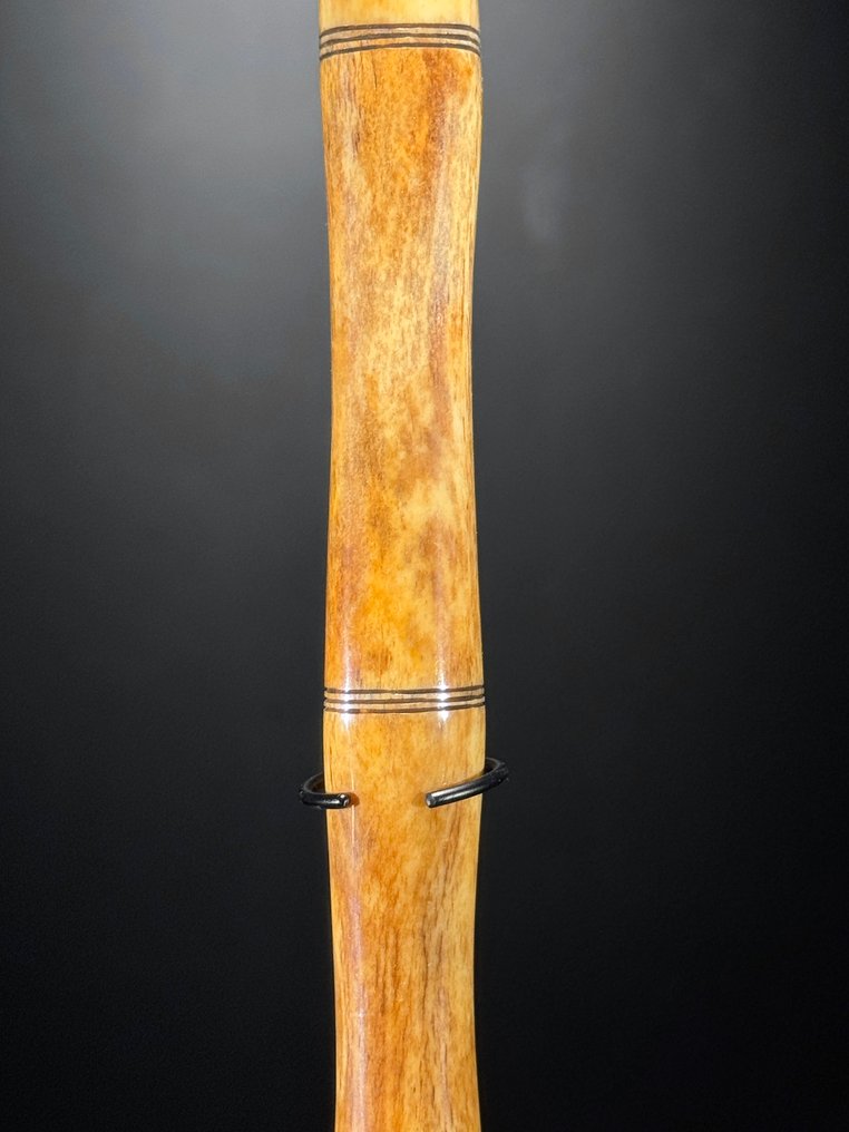 无底价 - 精美的Sumba骨制雕像，配有定制底座。 骨頭 - Bovine - 49 cm - 8 cm - 8 cm- 非《瀕臨絕種野生動植物國際貿易公約》物種 -  (1) #4.3