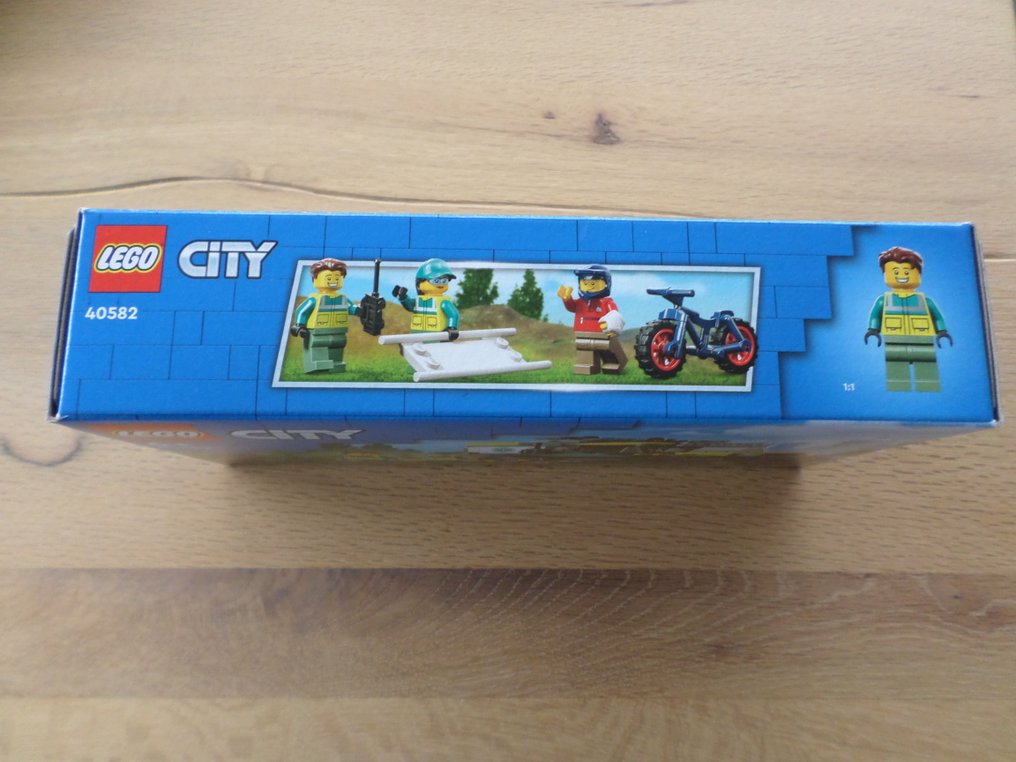 Lego Set - Stad - Lego City 40582 Off-Road Ambulance -60383 Electric Sports car -40344 Summer Celebration set #2.1