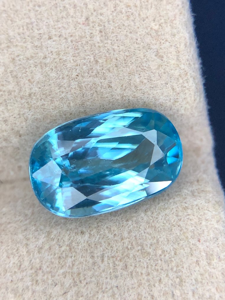 沒有保留價 - 1 pcs  藍色 鋯石  - 4.74 ct - 國際有色寶石協會 (ICA GemLab) #1.0