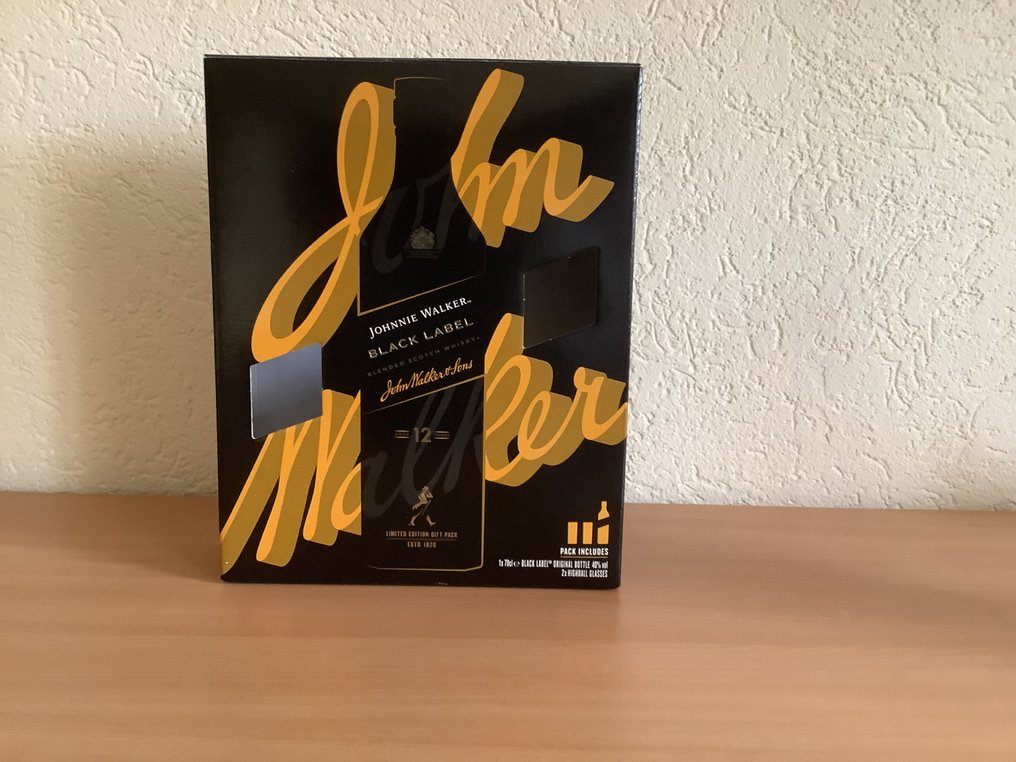 Johnnie Walker 12 years old Black Label - Limited Edition Gift Pack  - b. 2000s - 70cl #4.3
