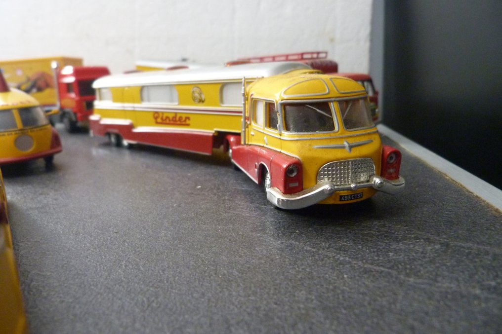 1:50 - Miniatura de carro  (10) - Flotte de véhicules de cirque Pinder en miniature - altaya #4.3