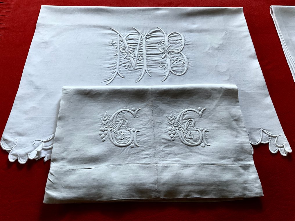 Vroege 20e eeuwse bedlinnenstukken met initialen C.C en M.B. - Textiel (2) - 2.15 m - 0.76 m #1.0