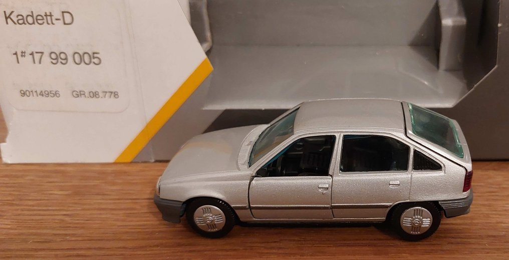 GAMA 1:43 - Model car (6) - Opel Kadett D / Kadett-E 2v / Kadett-E GSi Cabrio / Kadett-E Caravan / Kadett-E GSi / Kadett-E 3v #4.3