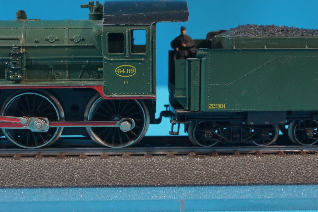 Märklin H0 - 3086 - Ατμομηχανή με όχημα μεταφοράς (1) - Τύπος Stoomloc 64 - NMBS #2.1