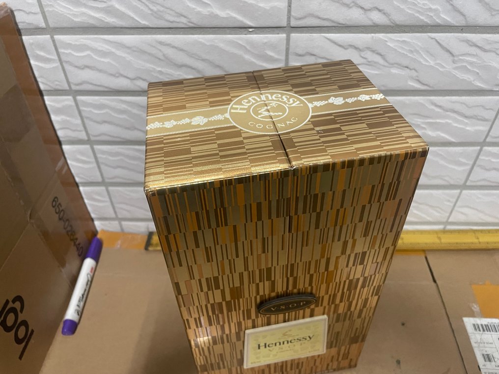 Hennessy - VSOP Deluxe version Limited Edition    - b. 2015  - 700ml #3.2