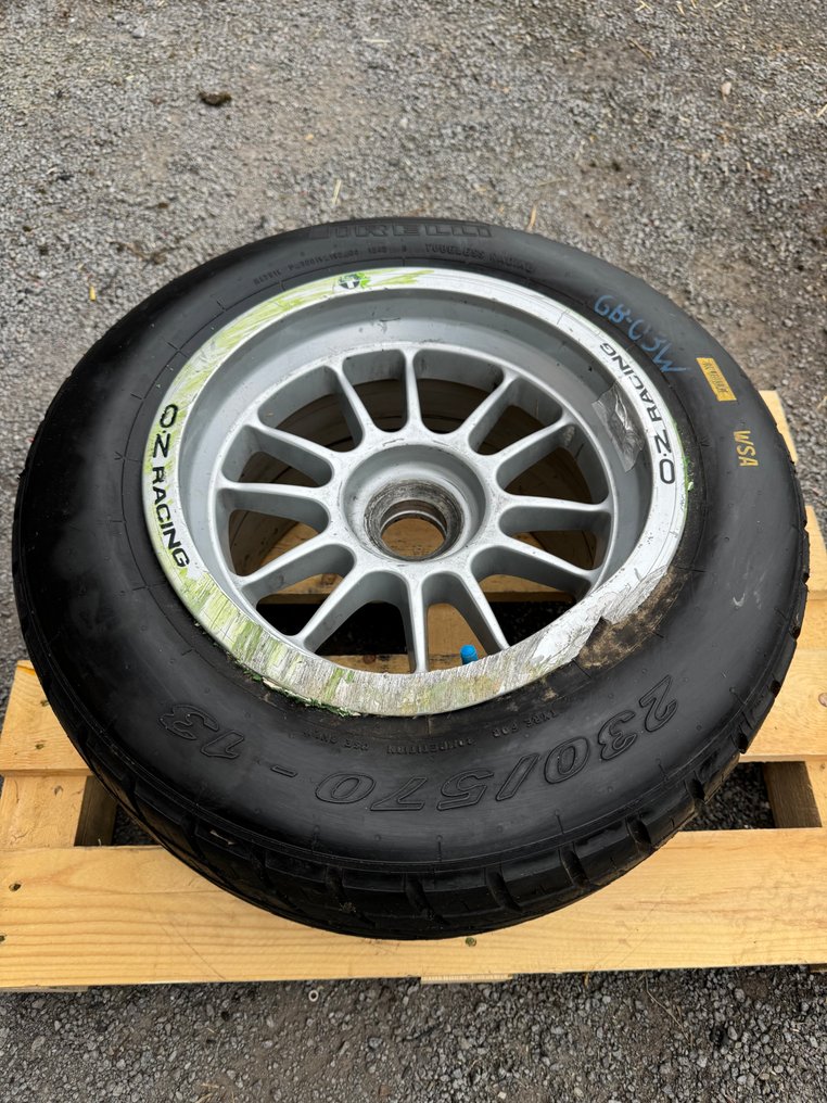 Pneu complet sur la roue - Pirelli -O.Z - *** NO RESERVE *** #1.0
