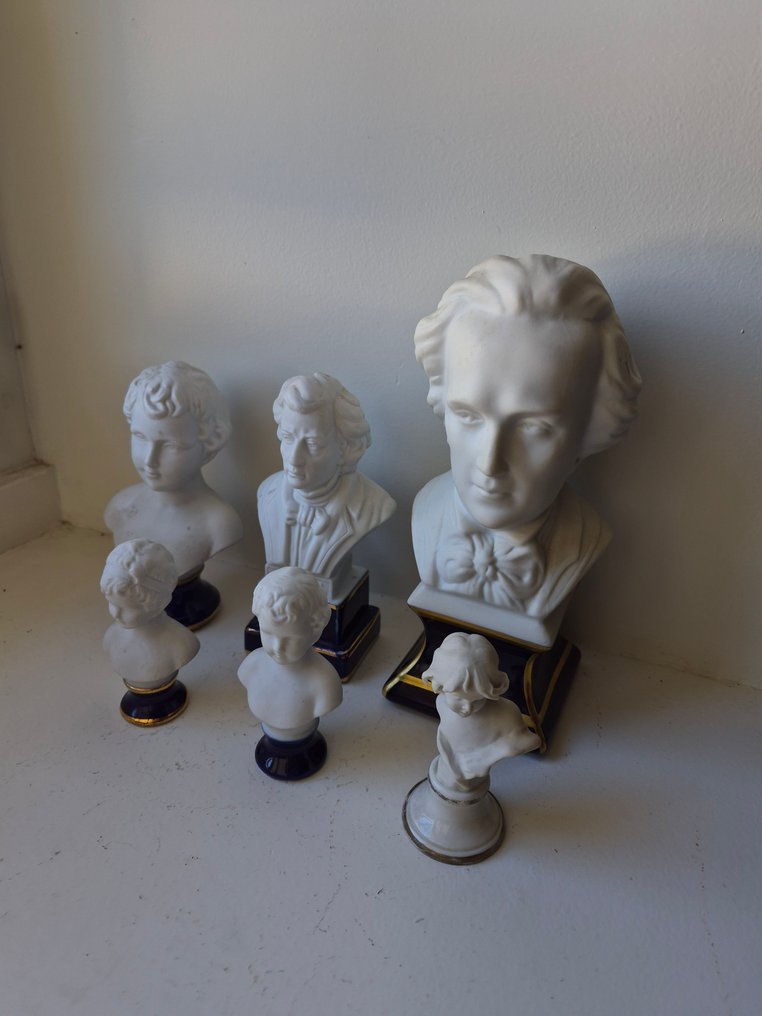 Limoges, Capodimonte - Camille Tharaud / Nico Venzo - Statuetta, Ensemble de personnage en biscuit - 23 cm - Porcellana biscuit #1.0