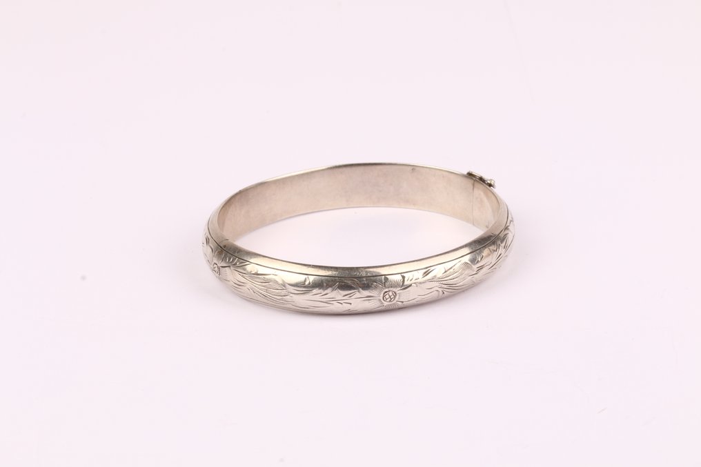 No reserve price - Bangle Silver - fully engraved hinged #1.0