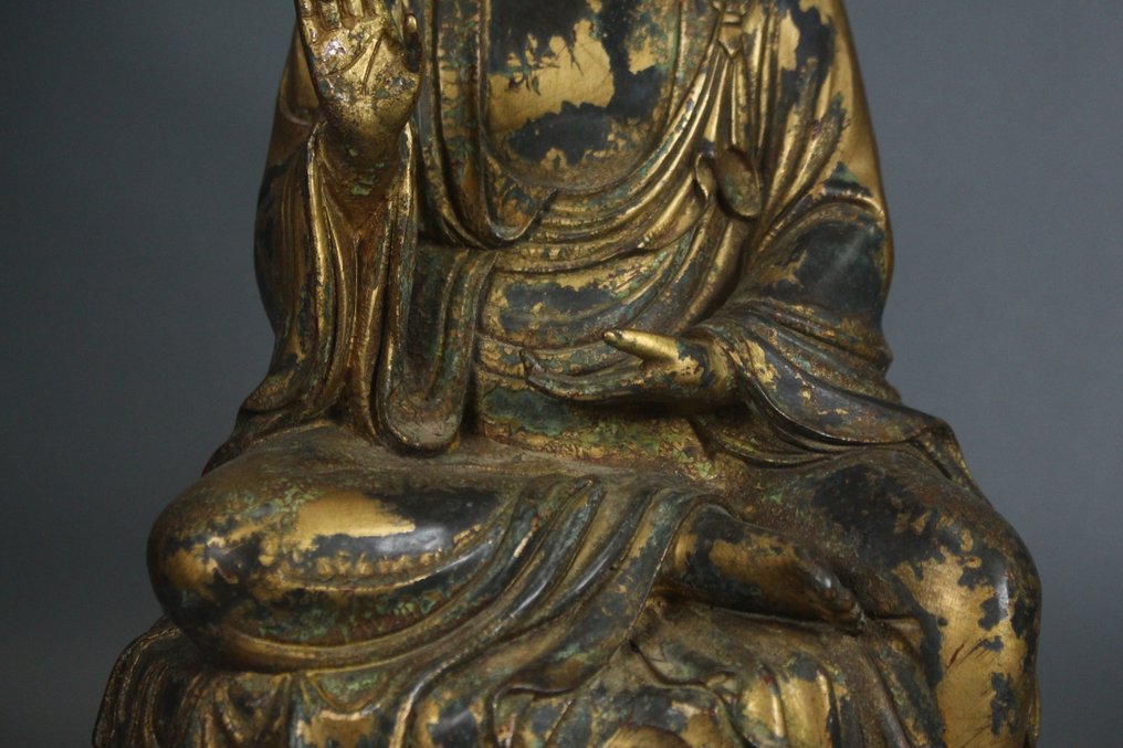 A rare and beautiful 36cm tall seated statue of Ksitigarbha Bodhisattva. - Μέταλλο - Κίνα  (χωρίς τιμή ασφαλείας) #3.2