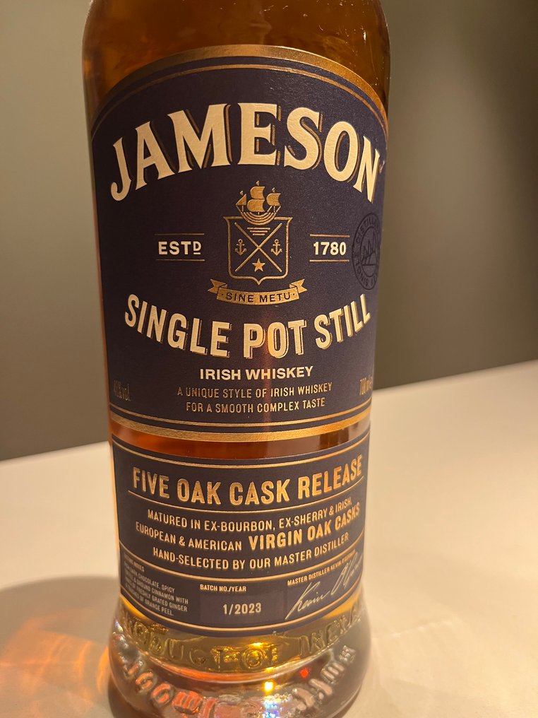 Jameson - Black Barrel, Five Oak Cask Release & IPA Edition + Ceramic Jug  - b. 2023  - 700 ml - 3 flaschen #2.1