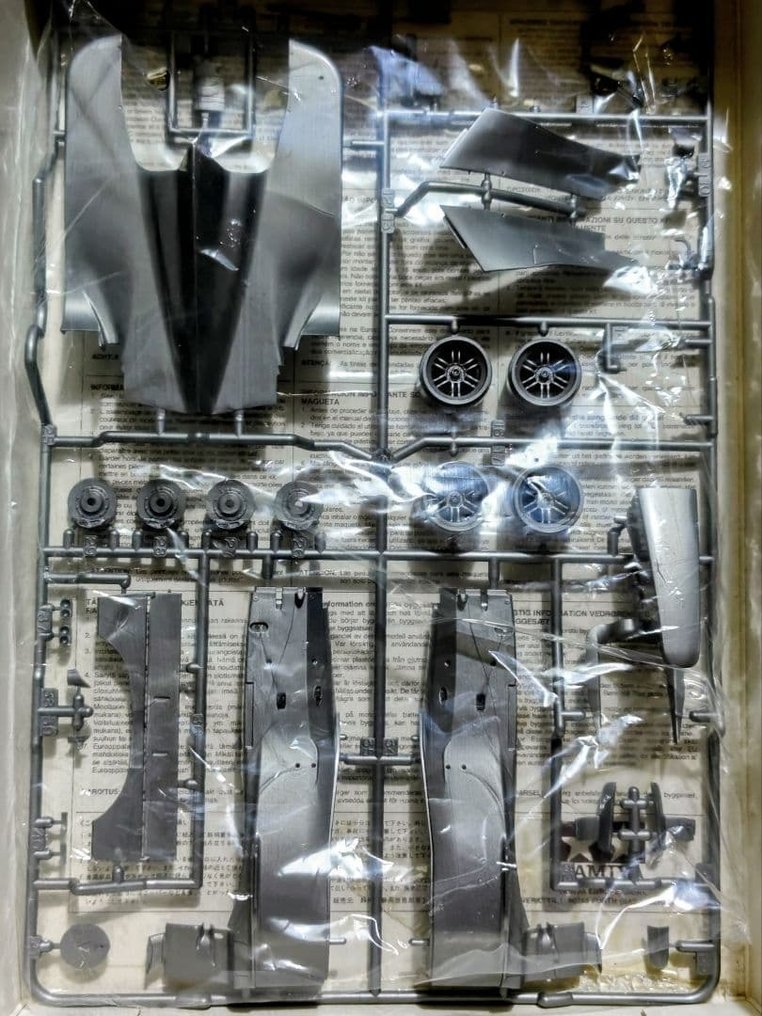 Tamiya 1:20 - Modelbil - McLaren Mercedes MP4/13 Formula One Model Kit — Grand Prix Collection No.46 #1.0