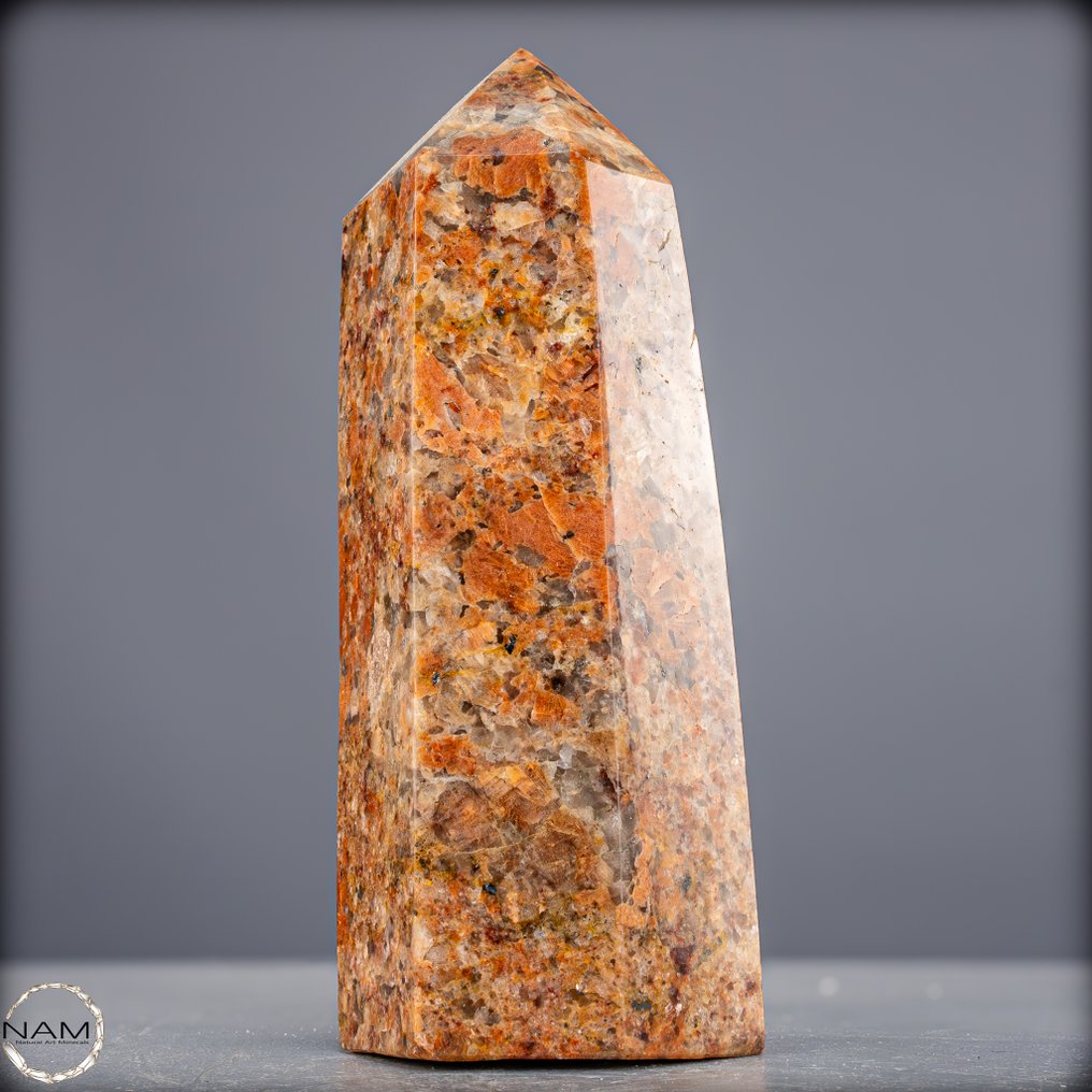 天然石榴石在长石基质中,配以桃色月光石 作为方尖碑- 1864.59 g #4.3