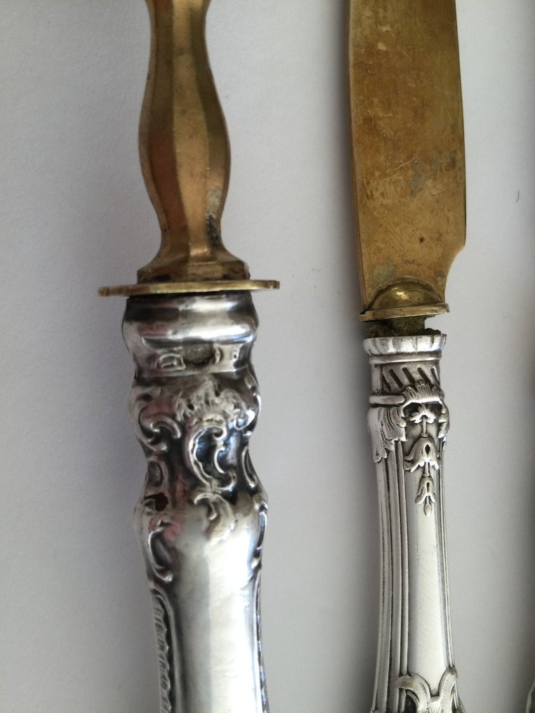 Antiek serveerbestek voor Mignardises - Zestaw do przystawek (6) - Wypełnione srebrem / srebrne uchwyty z kwiatowymi pęknięciami i zdobieniami rocaille, w stylu #4.3