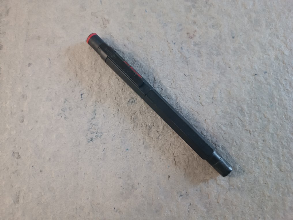Rotring - Pluma Rotring 600 Newton Hexagonal. Edición Especial. - Fyldepen #1.0