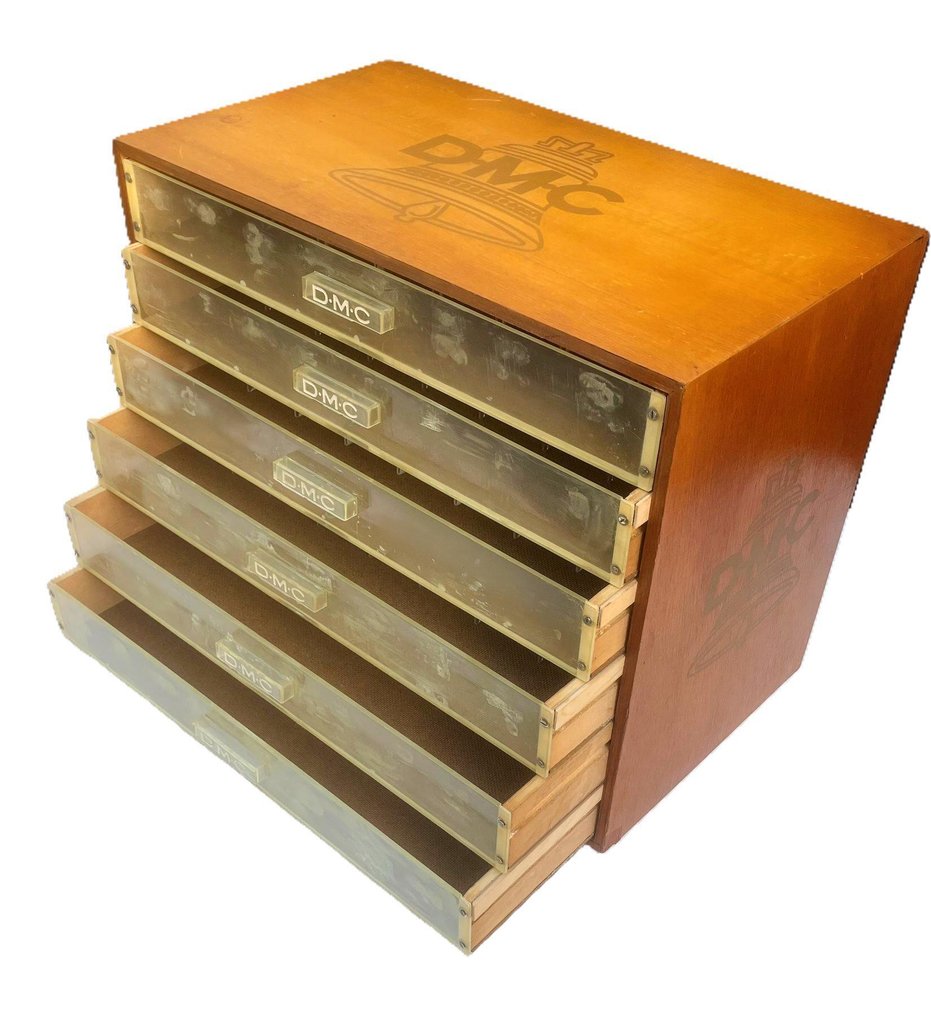 DMC - Ντουλάπι - Ξύλο #1.0