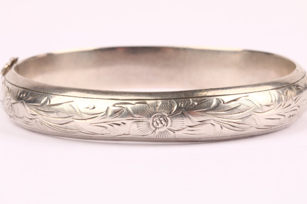 No reserve price - Bangle Silver - fully engraved hinged #1.0