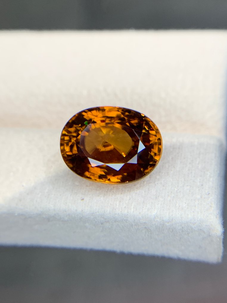 χωρίς τιμή ασφαλείας - 1 pcs  Πορτοκαλί Ζιρκόν  - 9.71 ct - Διεθνής Ένωση Έγχρωμων Πολύτιμων Λίθων (ICA GemLab) - Πορτοκαλί Ζιρκόν #1.0