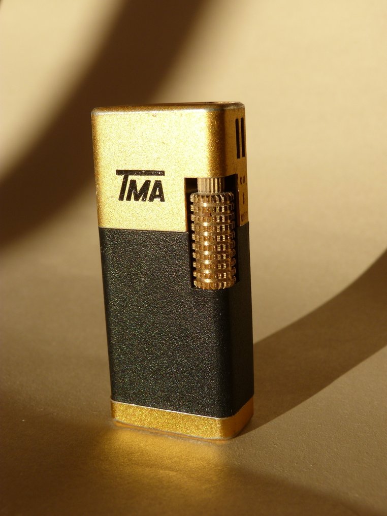 TMA - No reserve price - Lighter - Plastic, Zamac, Gilt #1.0