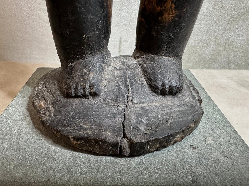 Figura colonial Baule sobre base de cemento con alta procedencia - Baule - Costa de Marfil #1.0
